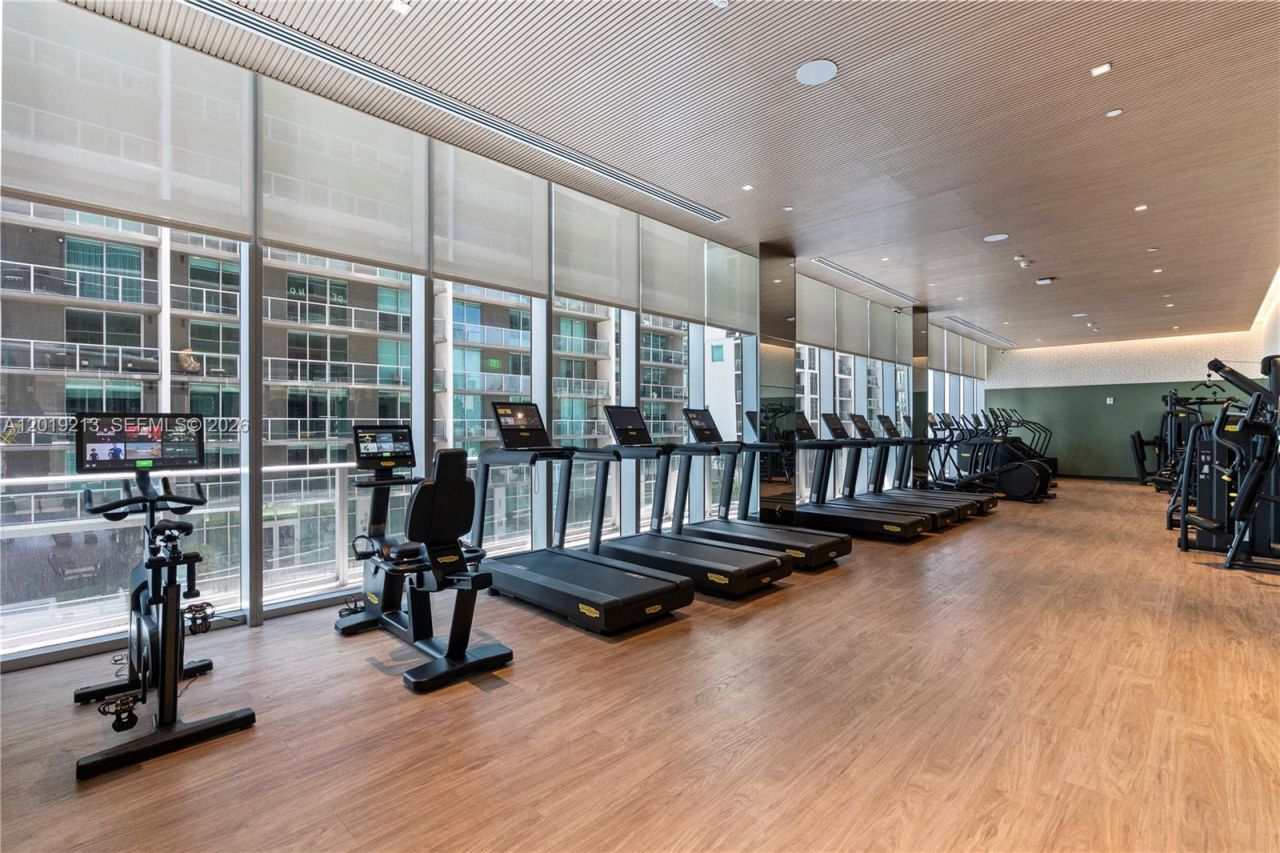 77 SE 5 , Unit 3702, Miami, FL 33131 Photo