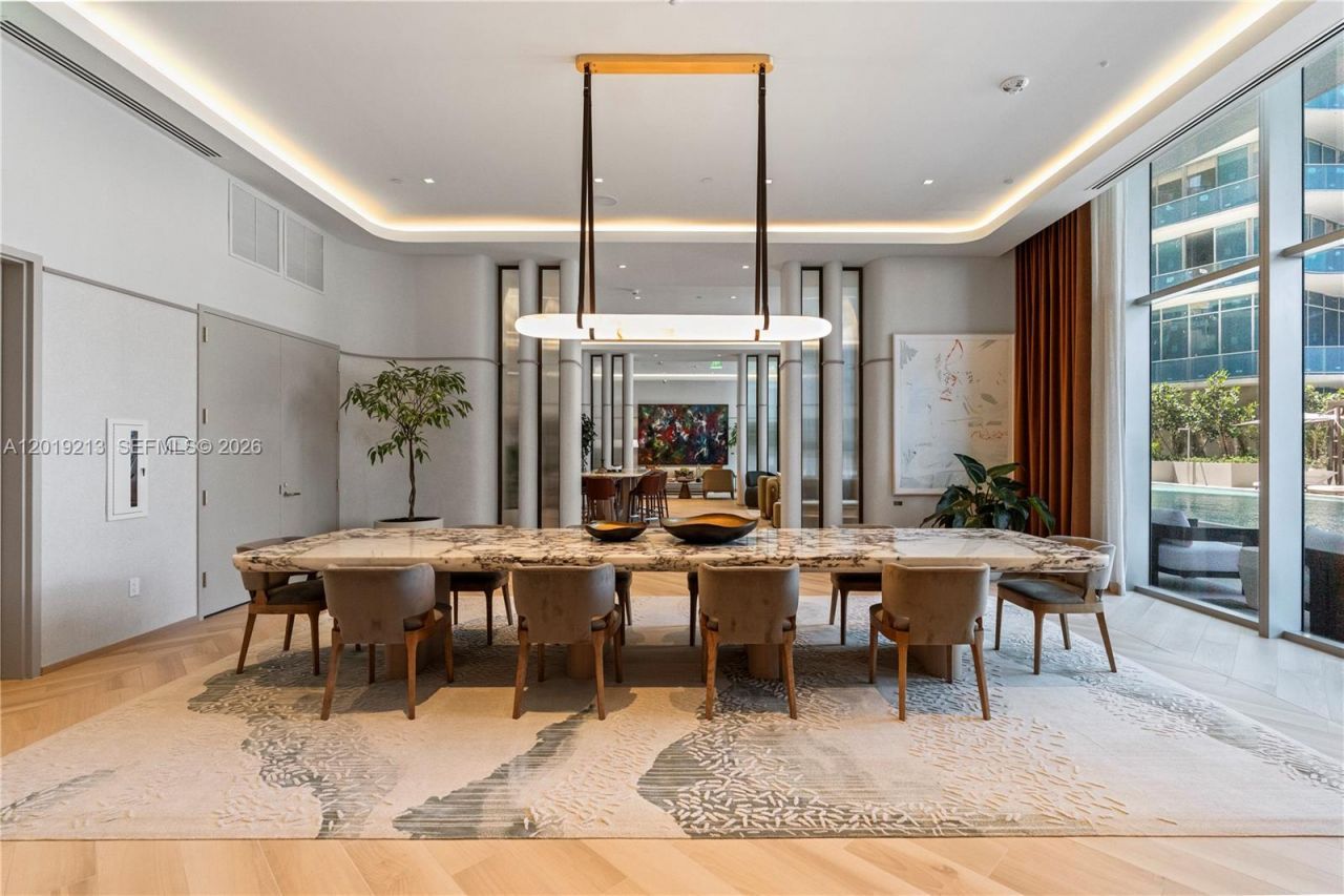 77 SE 5 , Unit 3702, Miami, FL 33131 Photo