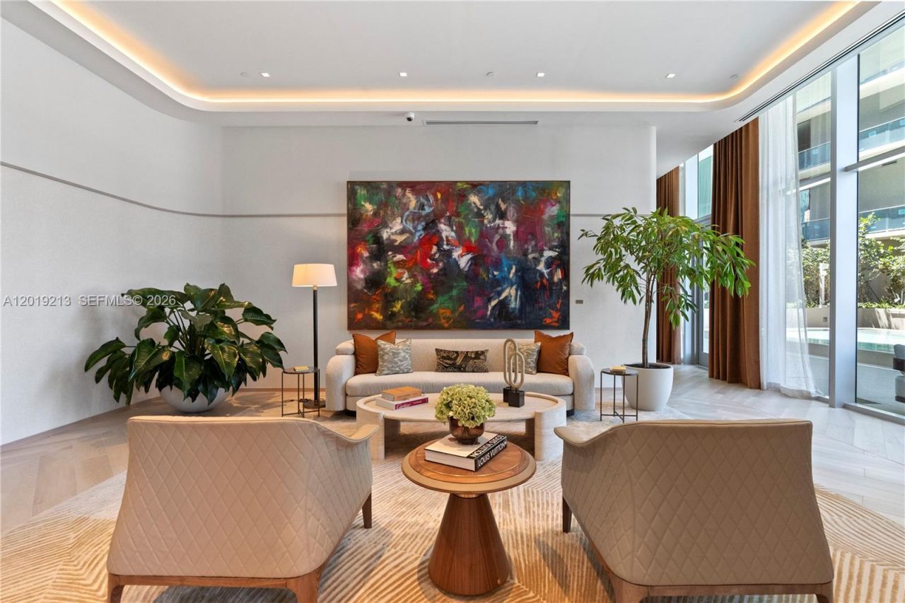 77 SE 5 , Unit 3702, Miami, FL 33131 Photo