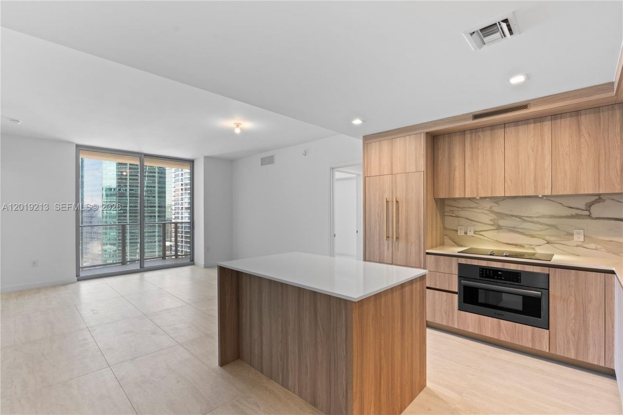 77 SE 5 , Unit 3702, Miami, FL 33131 Photo