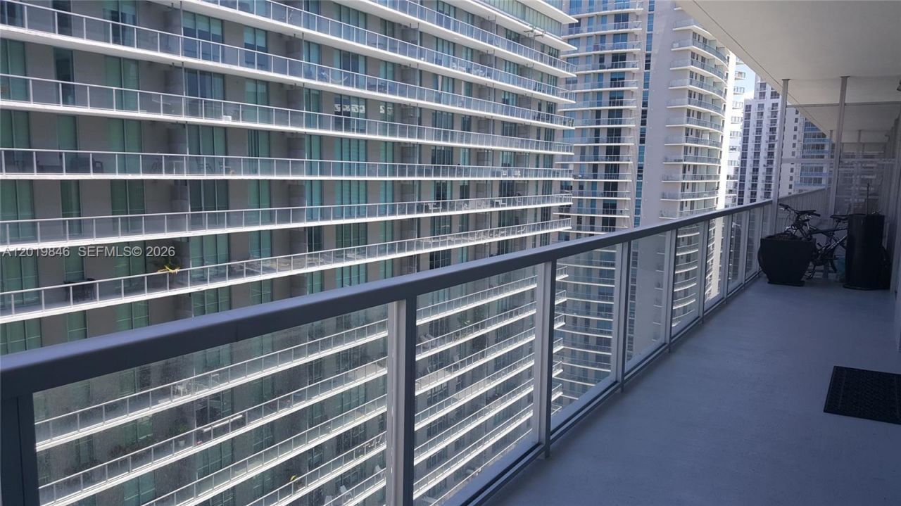 79 SW 12th St, Unit 3509-S, Miami, FL 33130 Photo