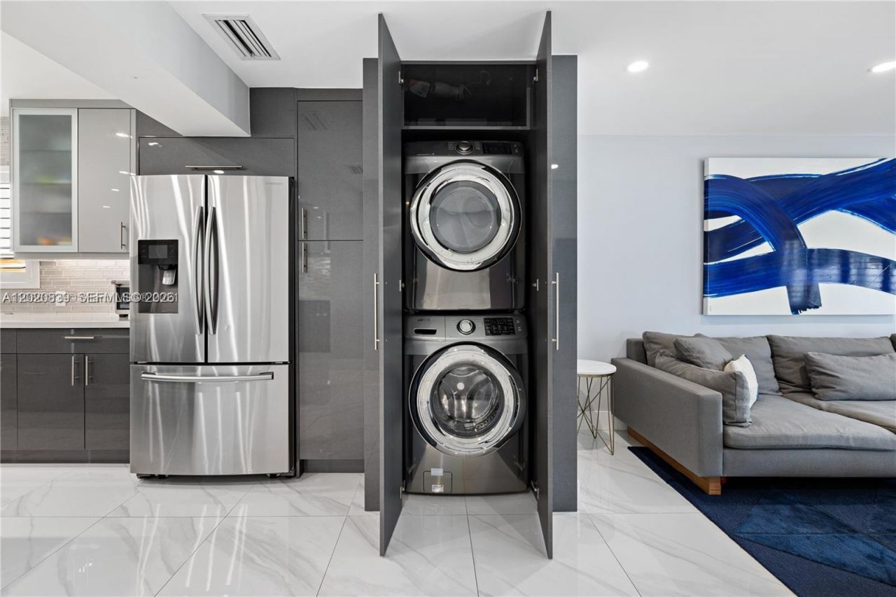 1239 Washington St, Unit 1239, Hollywood, FL 33019 Photo