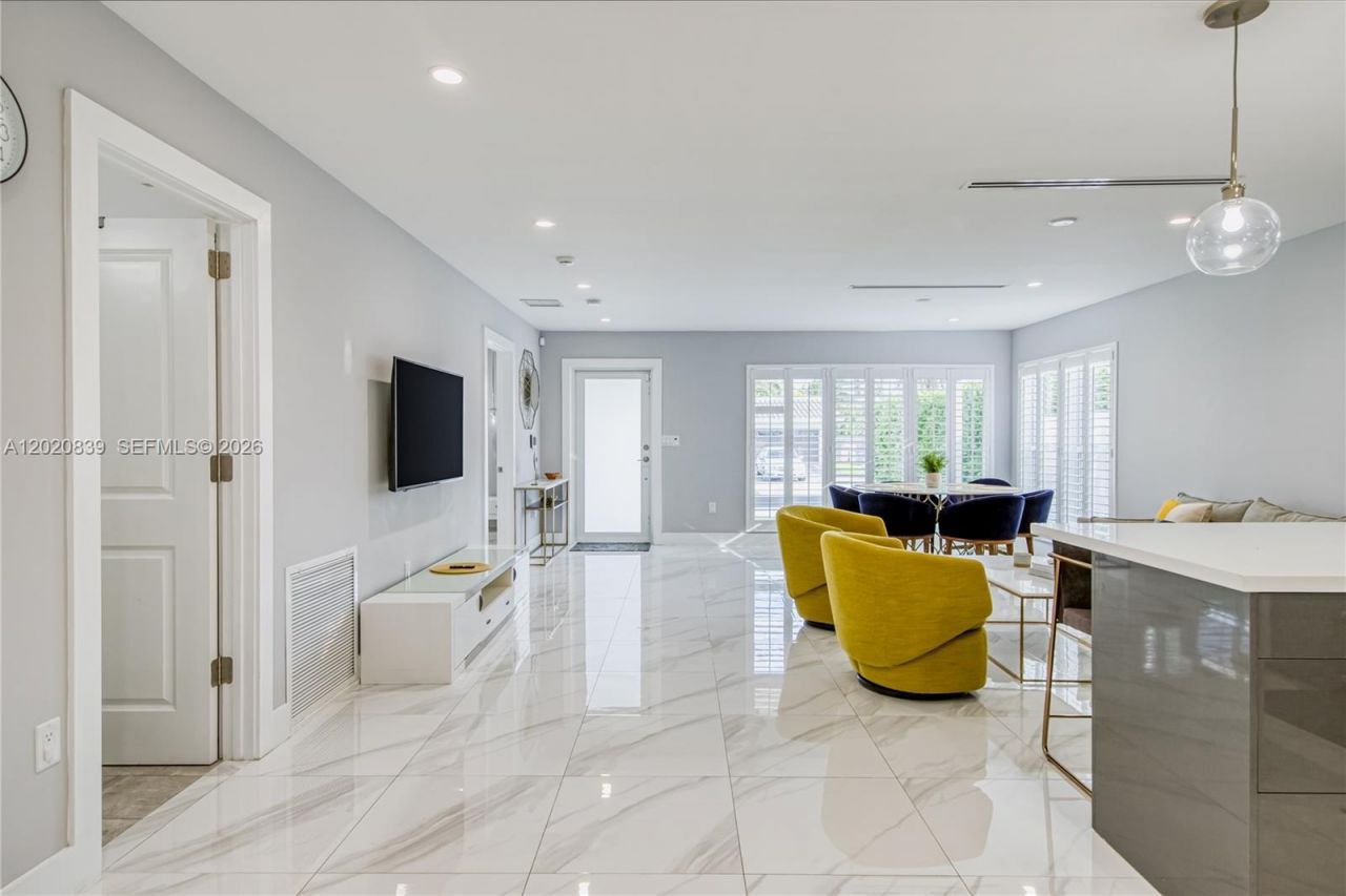 1239 Washington St, Unit 1239, Hollywood, FL 33019 Photo