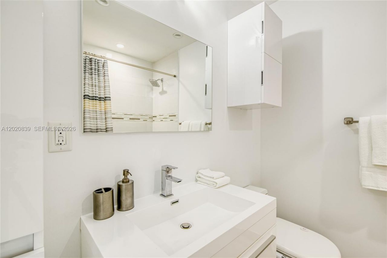 1239 Washington St, Unit 1239, Hollywood, FL 33019 Photo