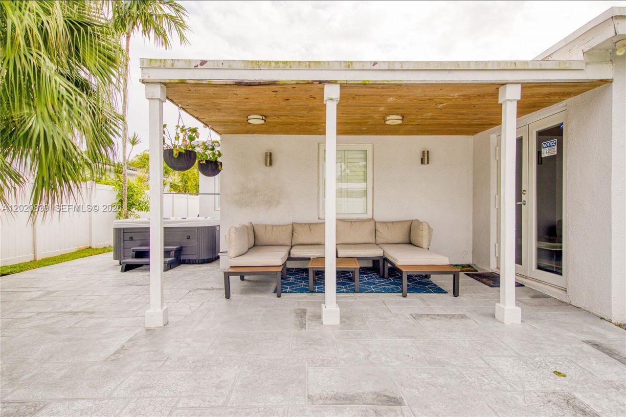 1239 Washington St, Unit 1239, Hollywood, FL 33019 Photo