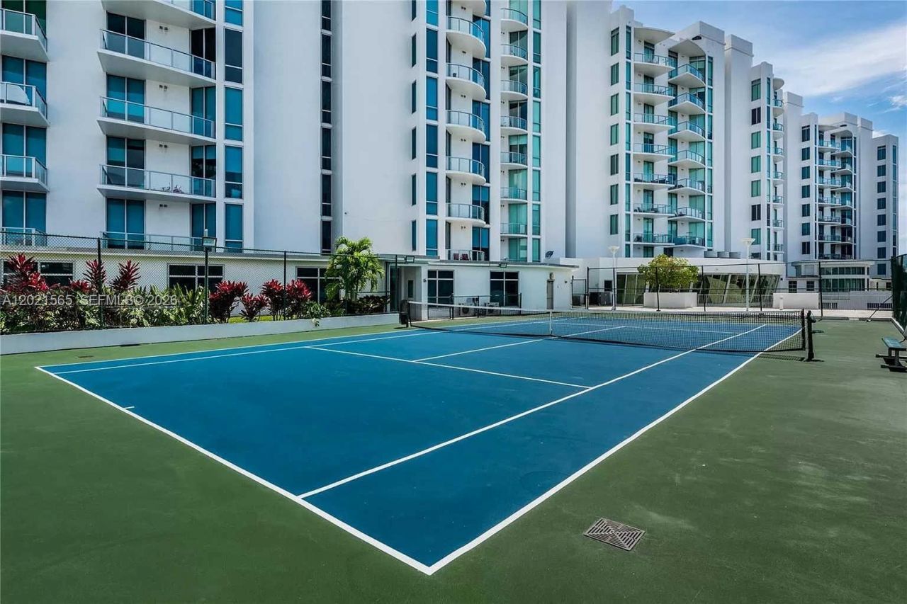 3029 NE 188th St , Unit 819, Aventura, FL 33180 Photo