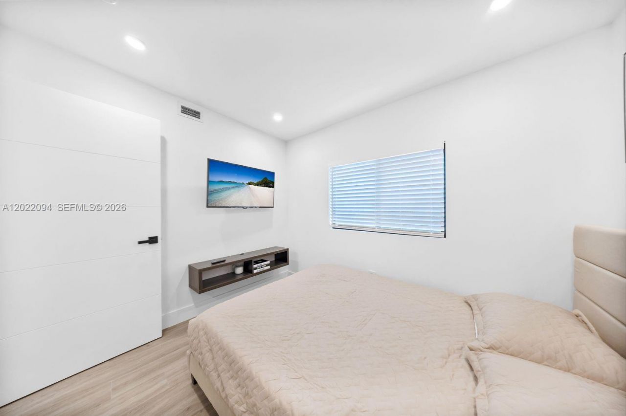 111 NW 53rd St , Miami, FL 33127 Photo
