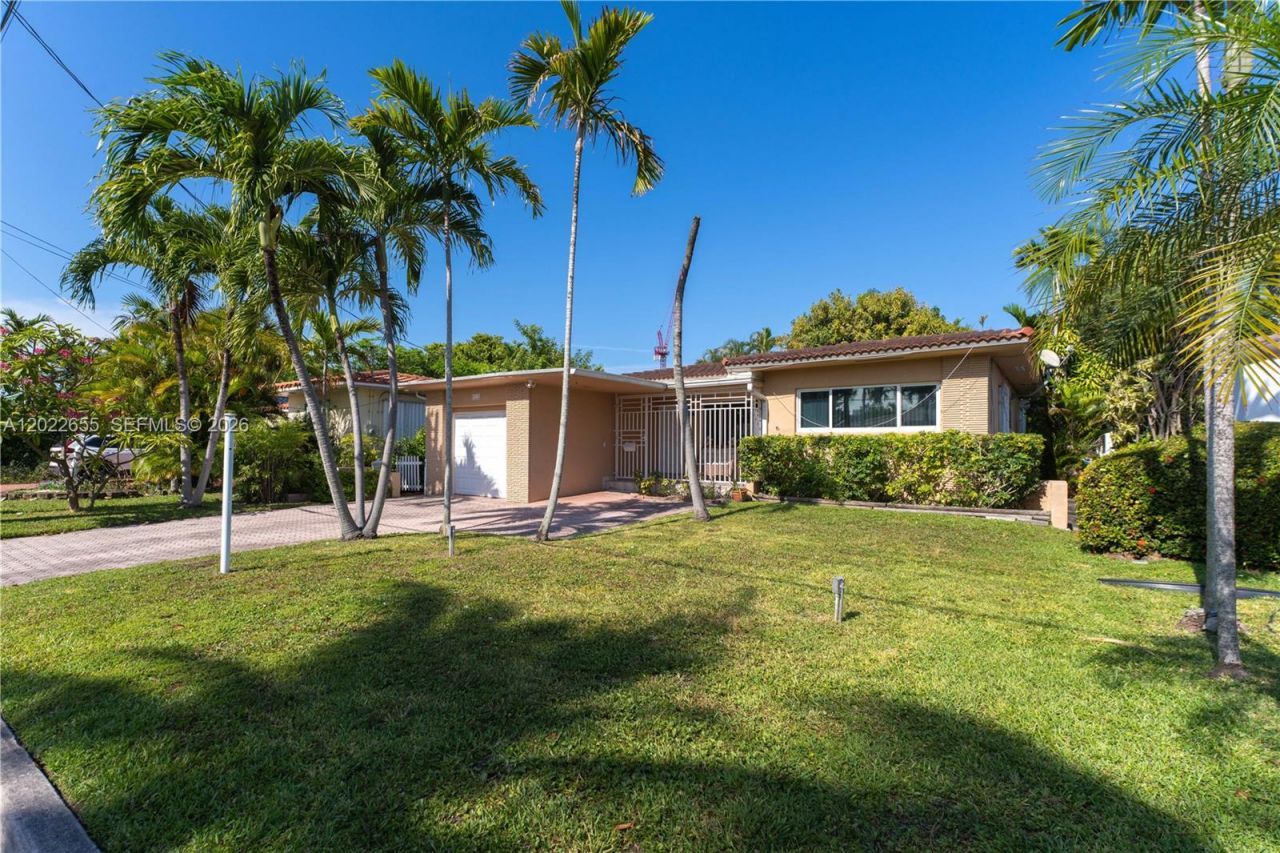 9225 Byron Ave, Surfside, FL 33154 Photo