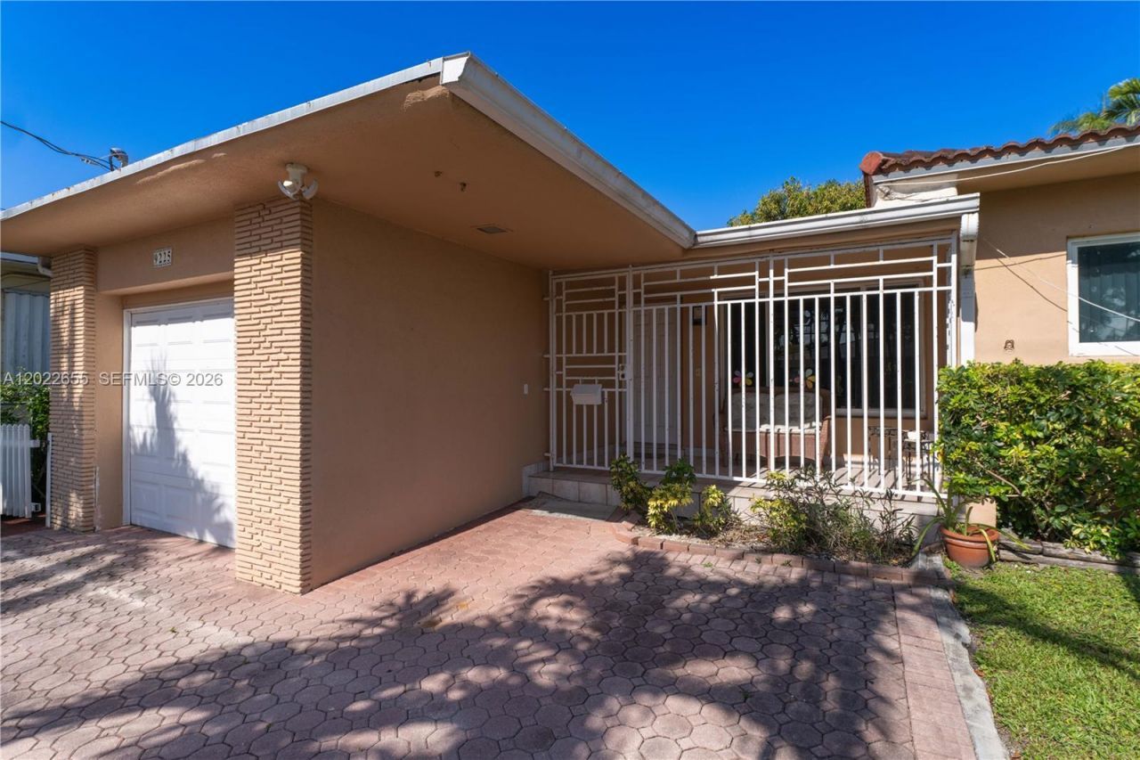 9225 Byron Ave, Surfside, FL 33154 Photo