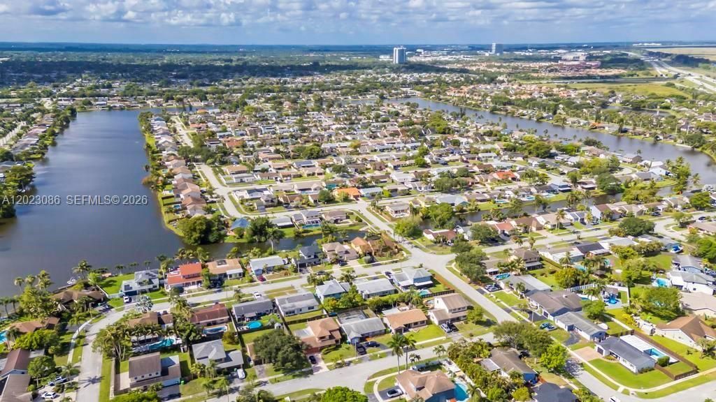 11641 NW 42nd St , Sunrise, FL 33323 Photo