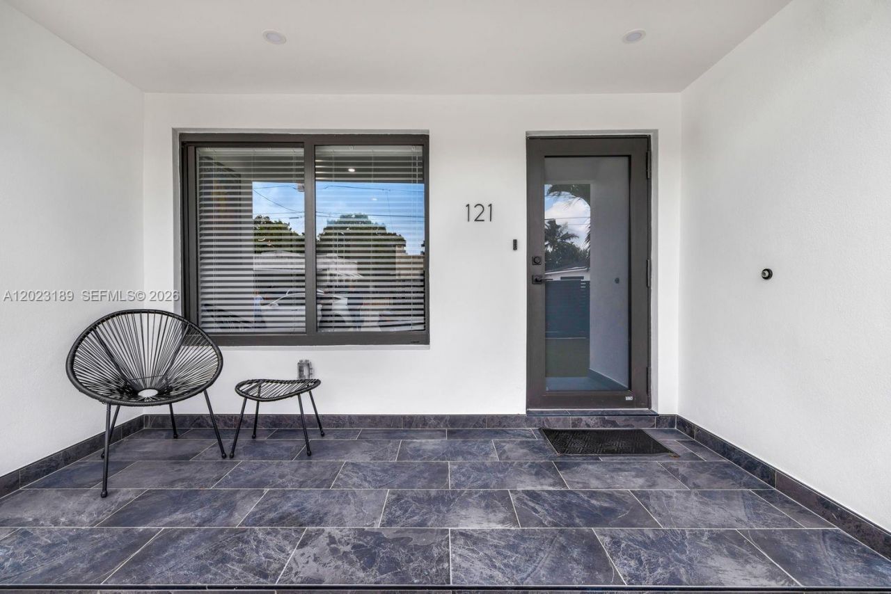 121 NW 53rd St, Miami, FL 33127 Photo