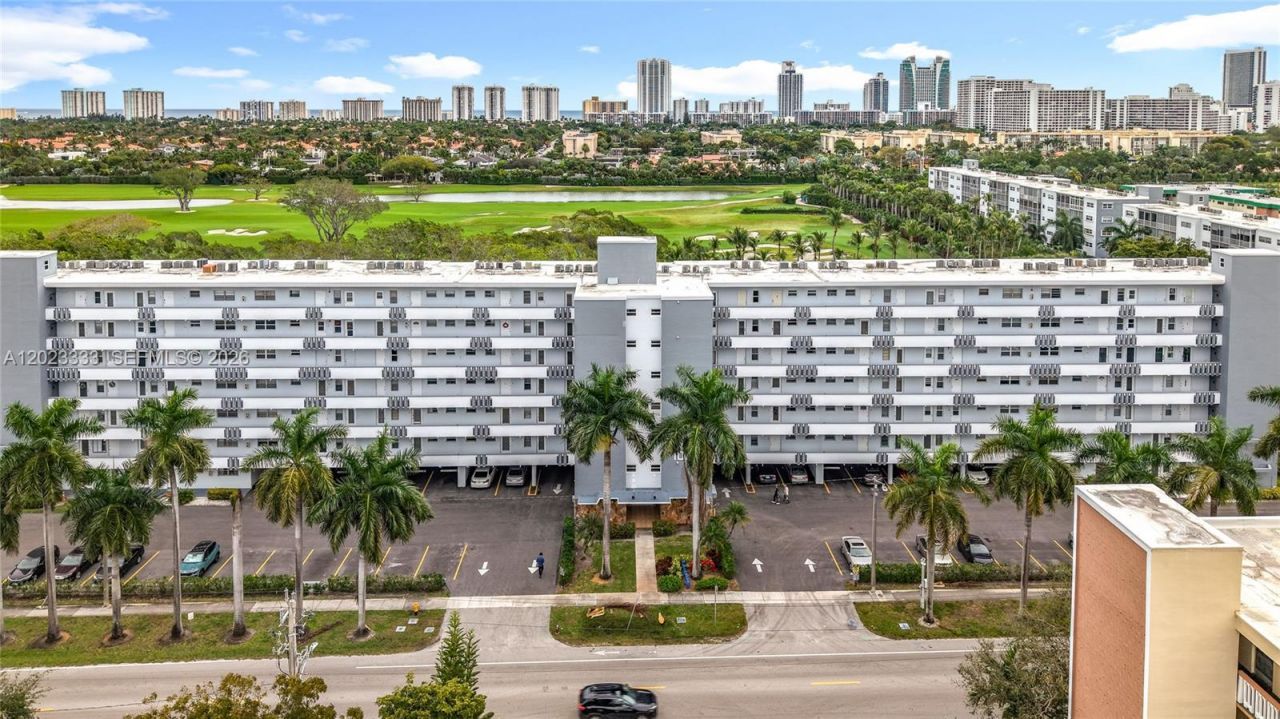 1000 NE 14th Ave , Unit 411, Hallandale Beach, FL 33009 Photo