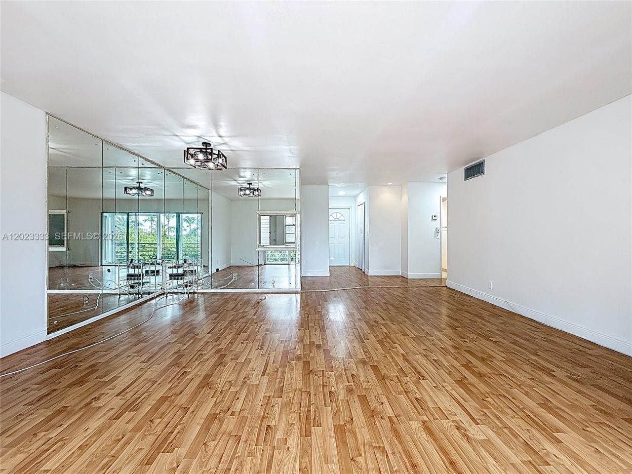 1000 NE 14th Ave , Unit 411, Hallandale Beach, FL 33009 Photo