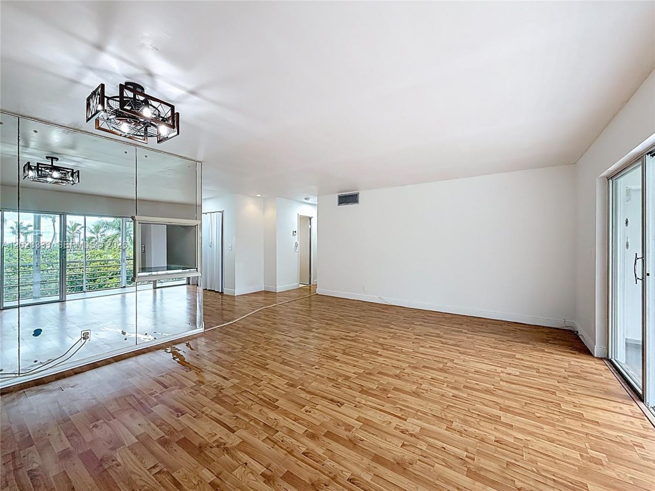 1000 NE 14th Ave , Unit 411, Hallandale Beach, FL 33009 Photo
