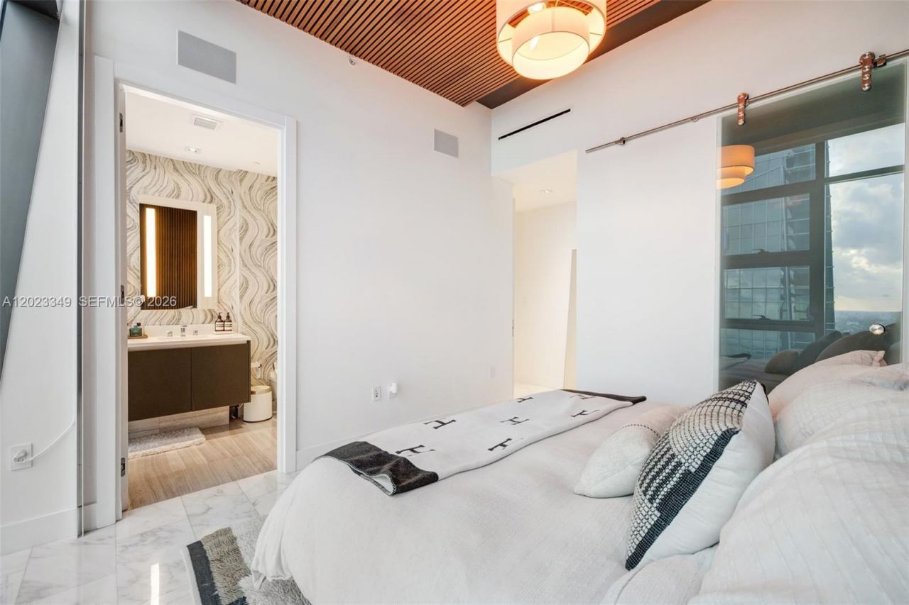 1451 Brickell Ave, Unit 4304, Miami, FL 33131 Photo