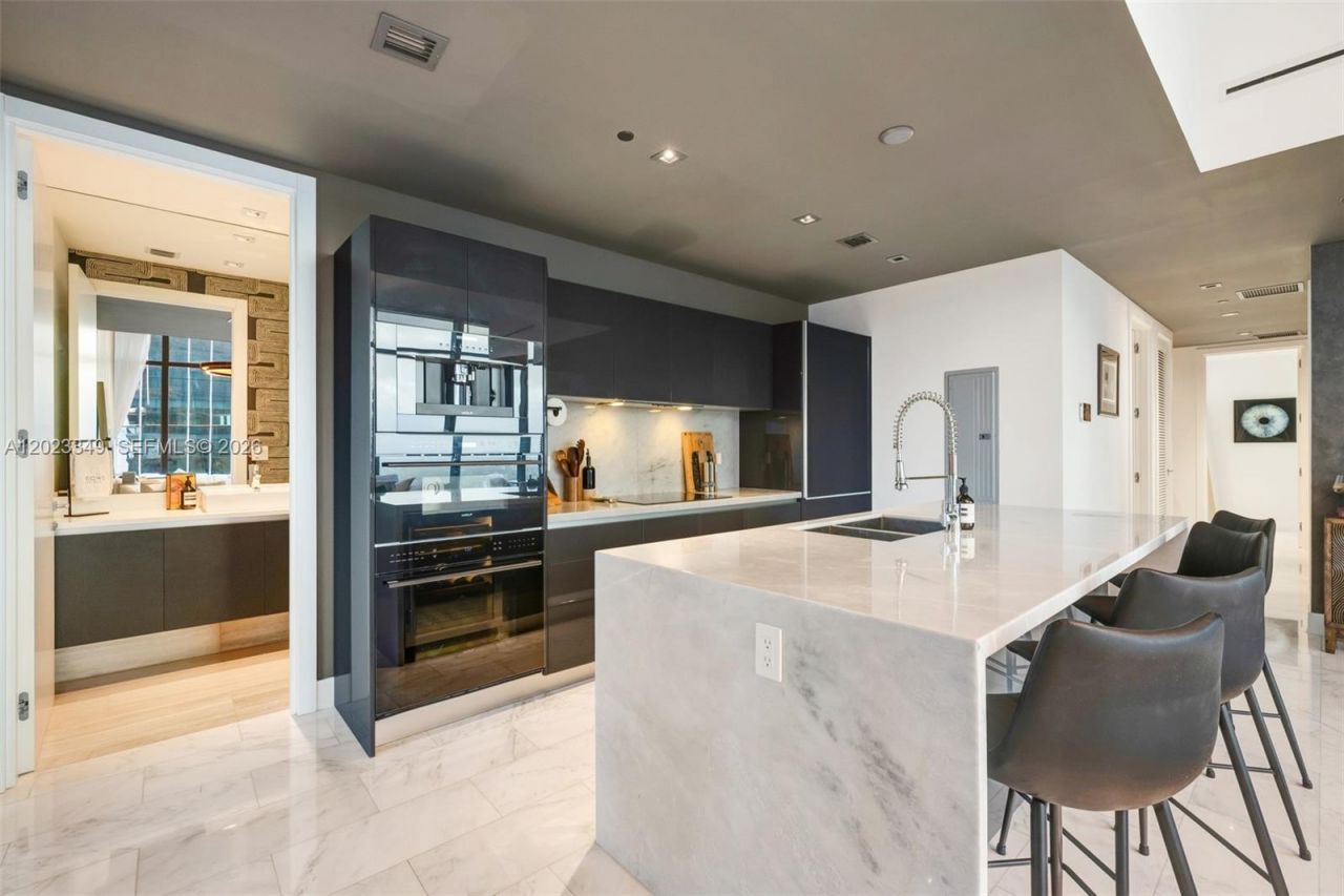 1451 Brickell Ave, Unit 4304, Miami, FL 33131 Photo