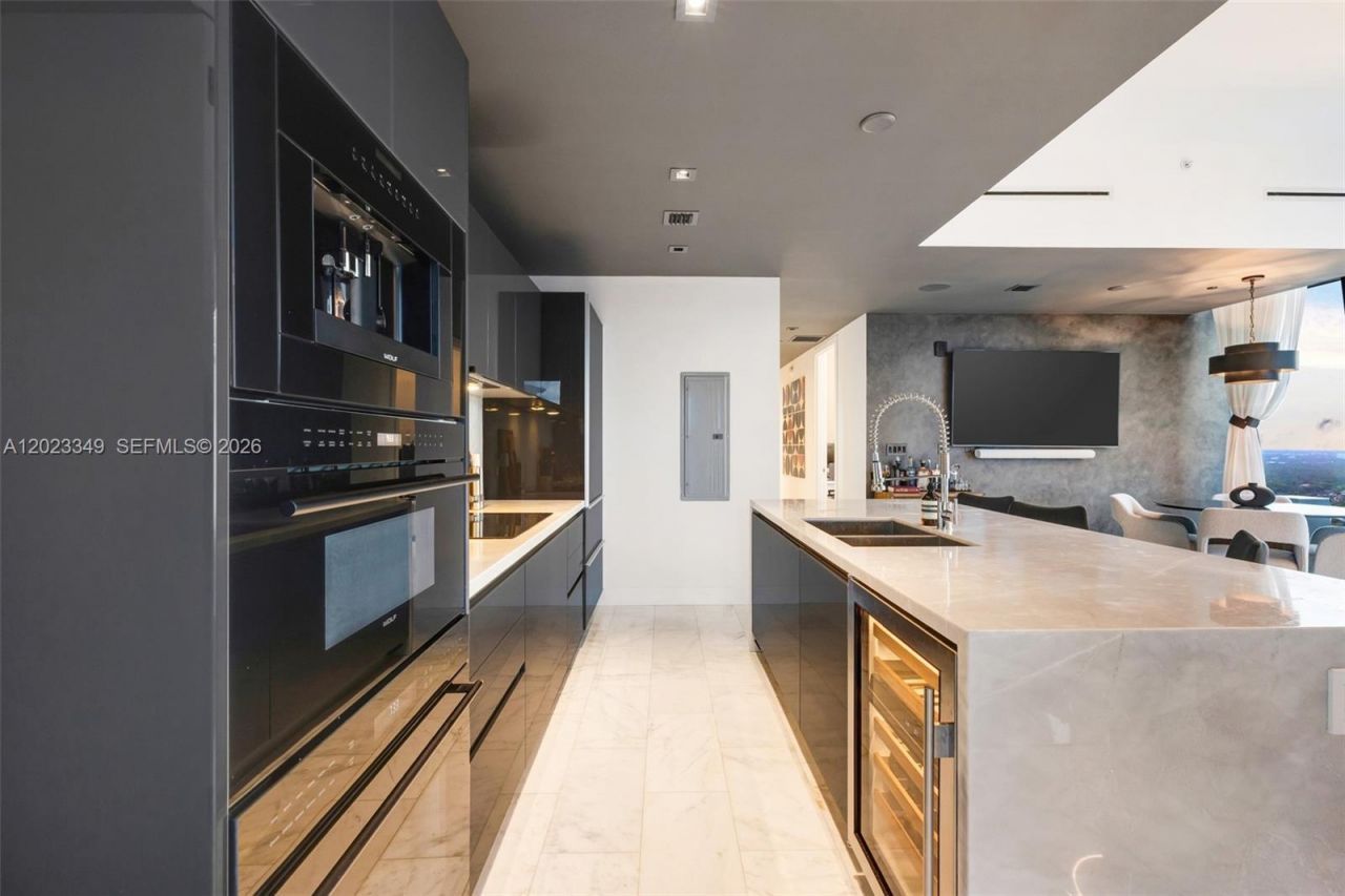1451 Brickell Ave, Unit 4304, Miami, FL 33131 Photo
