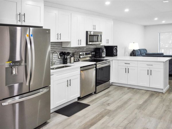 1021 Mockingbird Ln , Unit 202, Plantation, FL 33324