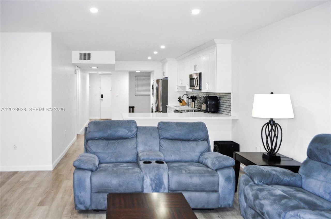 1021 Mockingbird Ln , Unit 202, Plantation, FL 33324 Photo