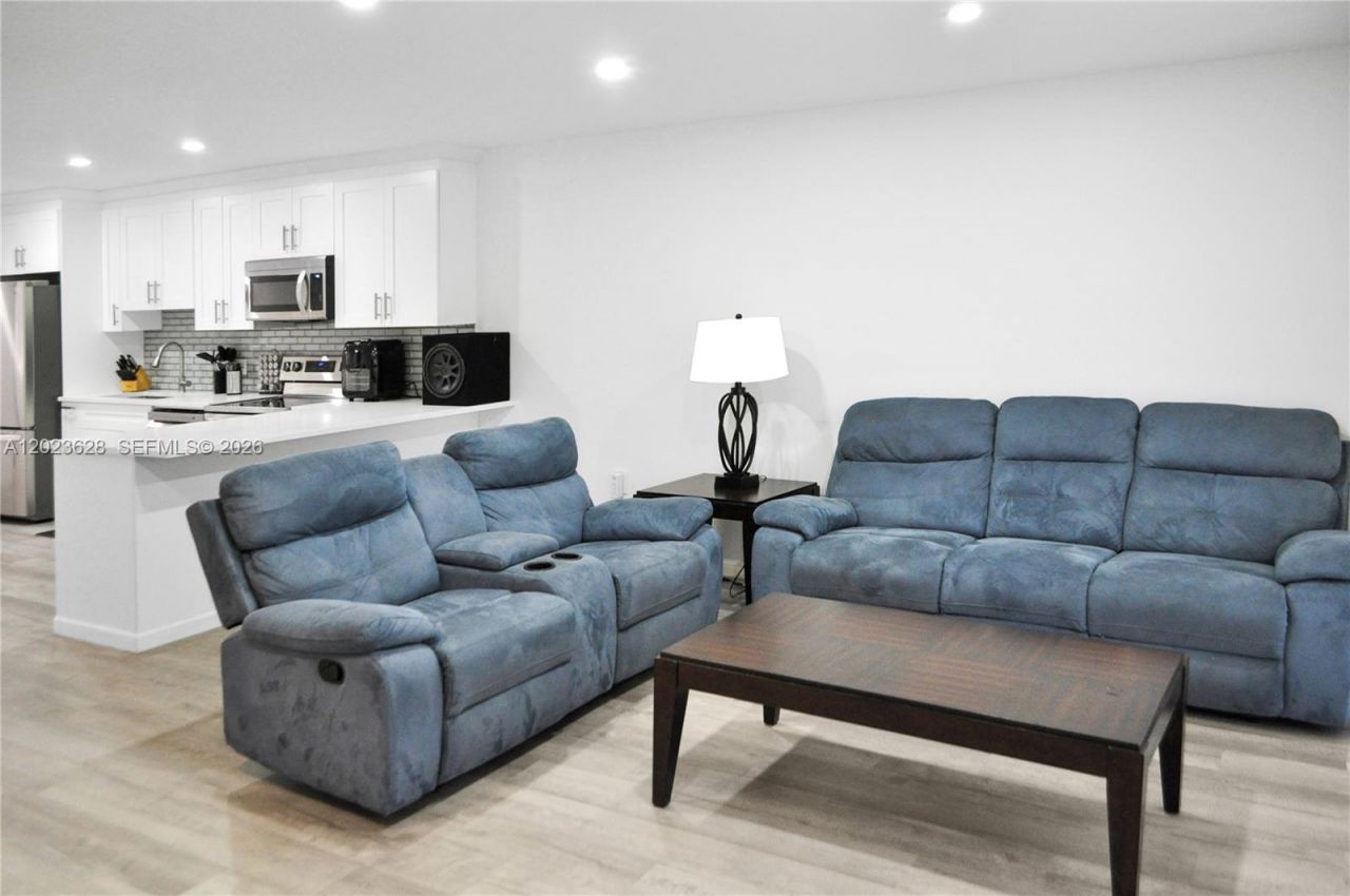 1021 Mockingbird Ln , Unit 202, Plantation, FL 33324 Photo
