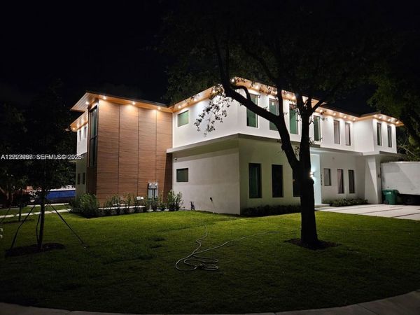 8410 SW 65 AVE , South Miami, FL 33143