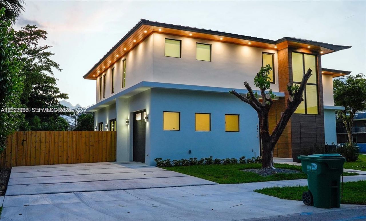 8410 SW 65 Ave , South Miami, FL 33143 Photo