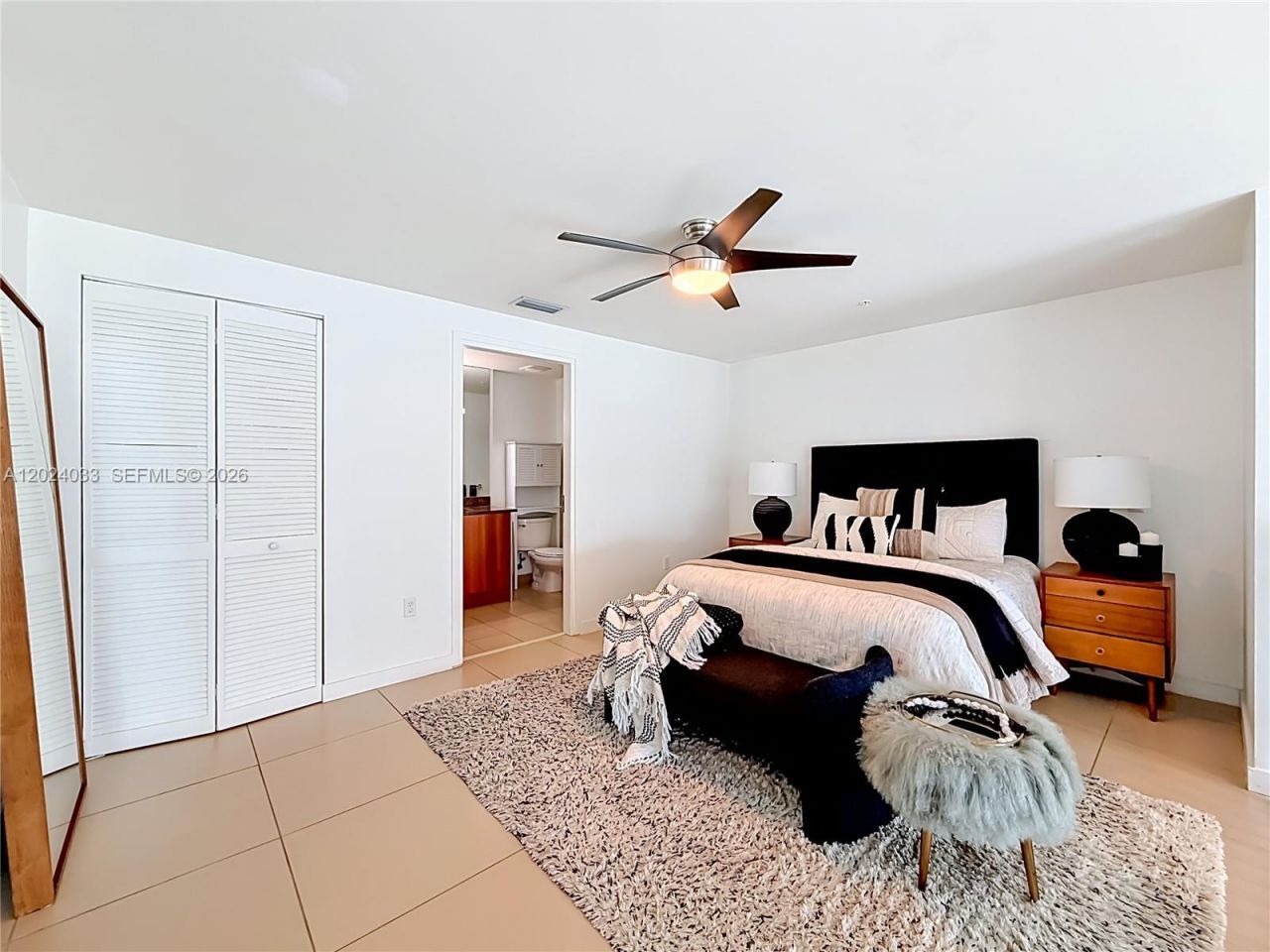 300 S Biscayne Blvd, Unit L-1016, Miami, FL 33131 Photo