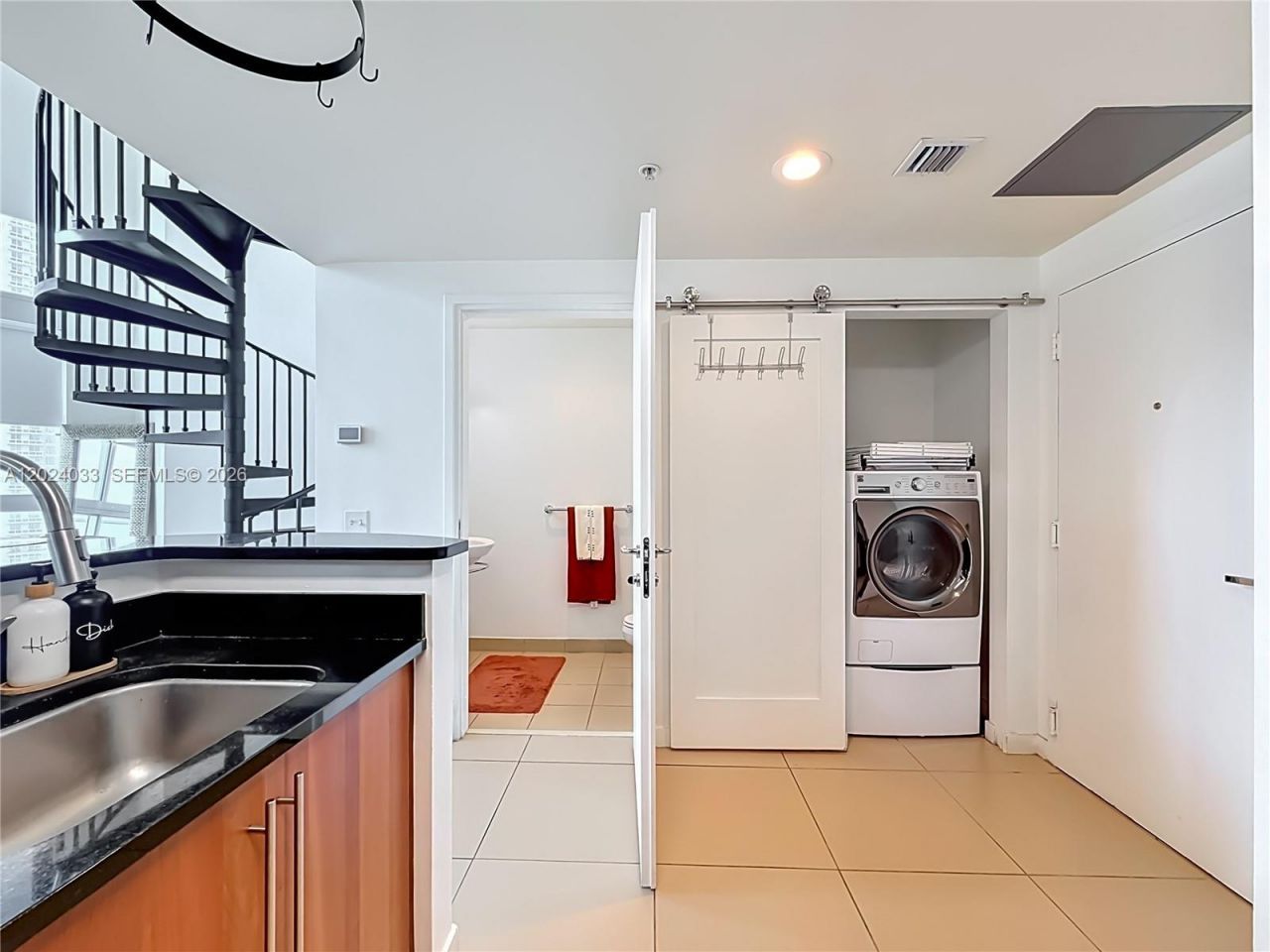 300 S Biscayne Blvd, Unit L-1016, Miami, FL 33131 Photo