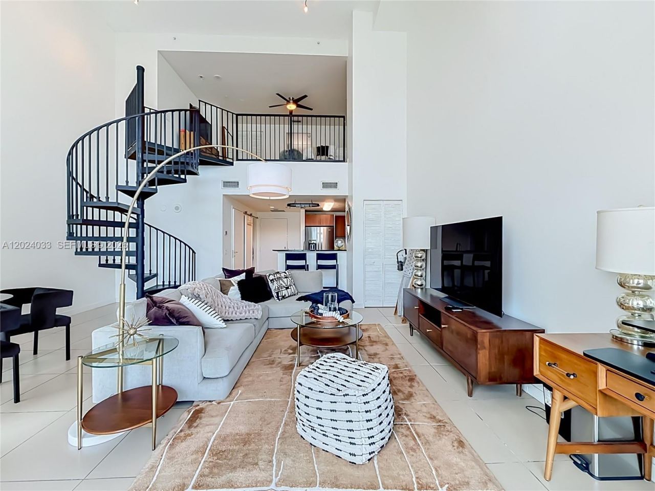 300 S Biscayne Blvd, Unit L-1016, Miami, FL 33131 Photo
