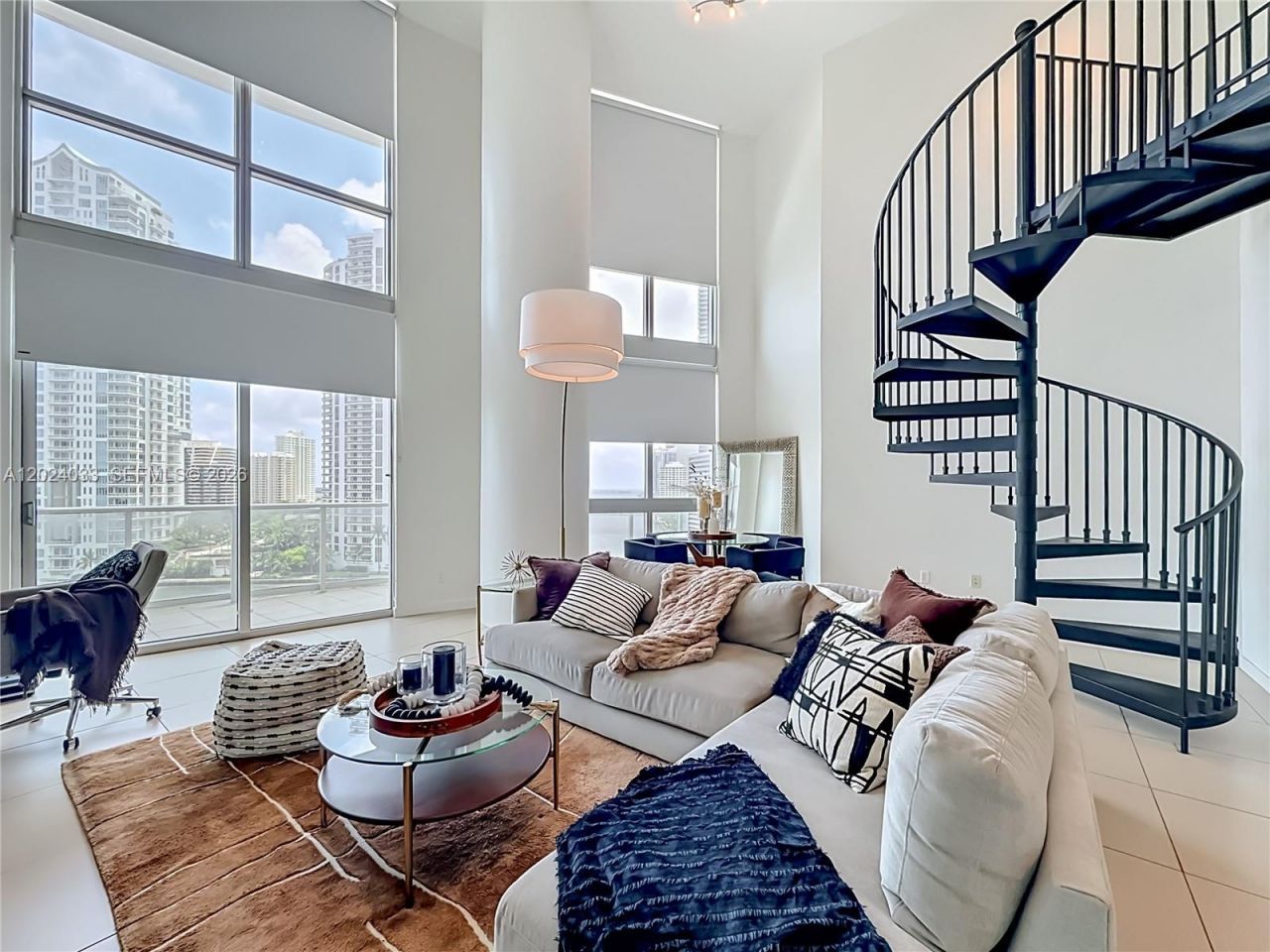300 S Biscayne Blvd, Unit L-1016, Miami, FL 33131 Photo