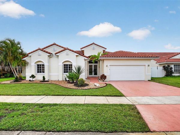 317 SW 185th Ter , Pembroke Pines, FL 33029