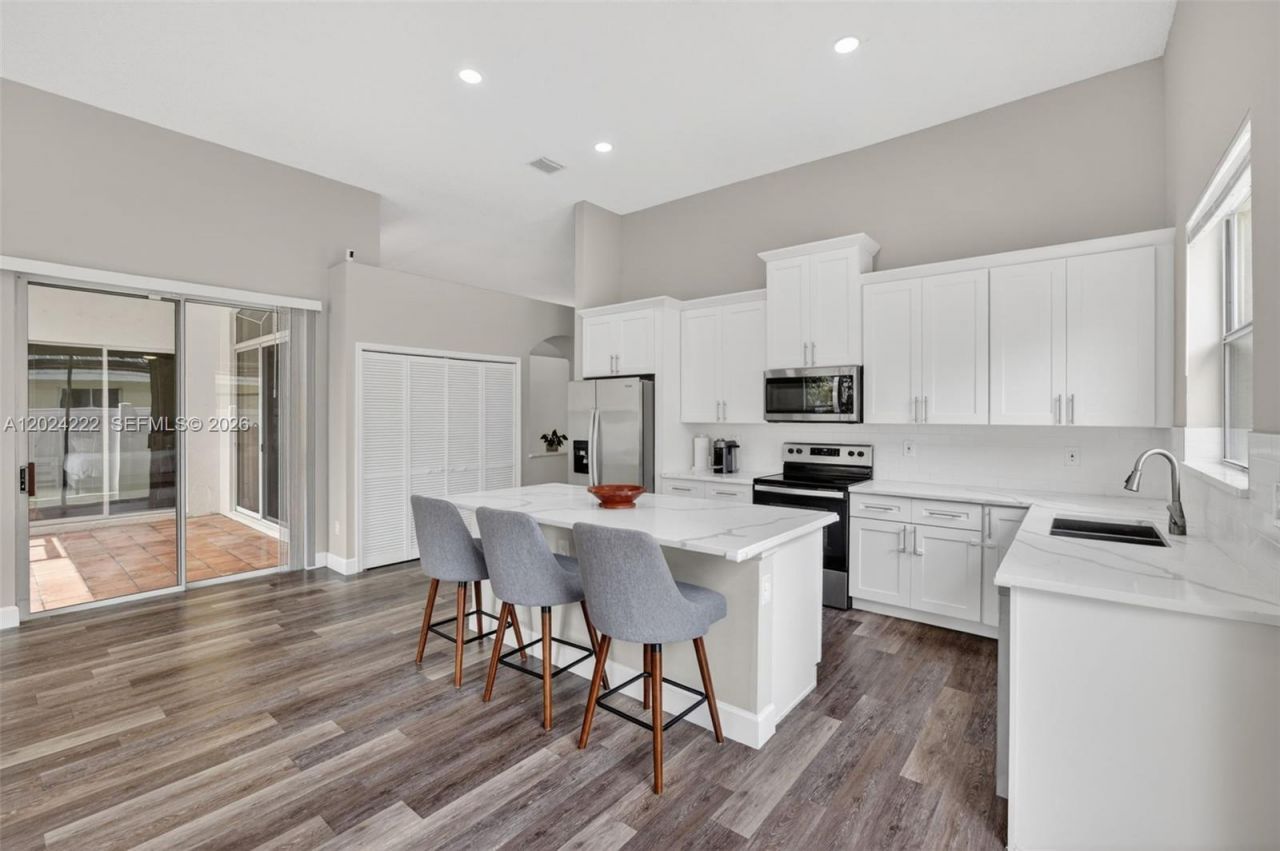 317 SW 185th Ter, Pembroke Pines, FL 33029 Photo
