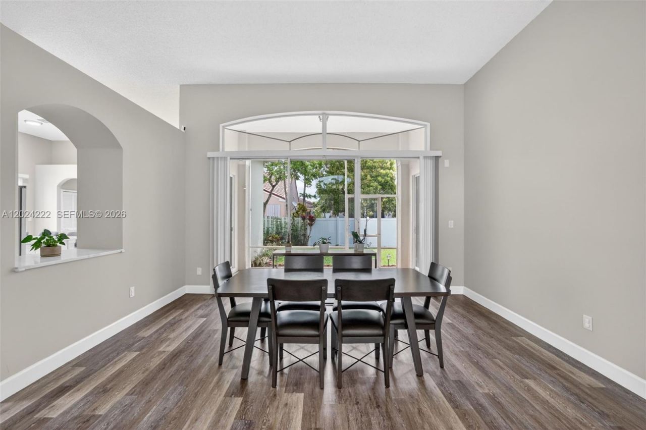 317 SW 185th Ter, Pembroke Pines, FL 33029 Photo