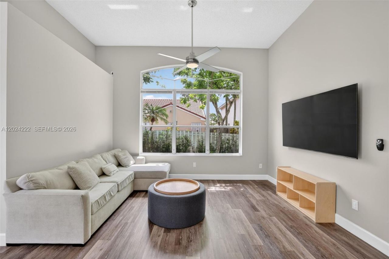 317 SW 185th Ter, Pembroke Pines, FL 33029 Photo