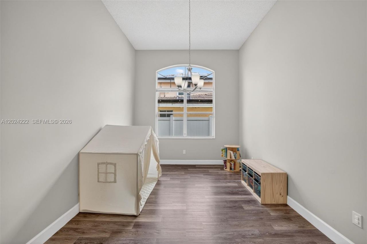 317 SW 185th Ter, Pembroke Pines, FL 33029 Photo