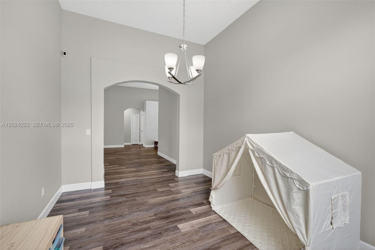 317 SW 185th Ter, Pembroke Pines, FL 33029 Photo