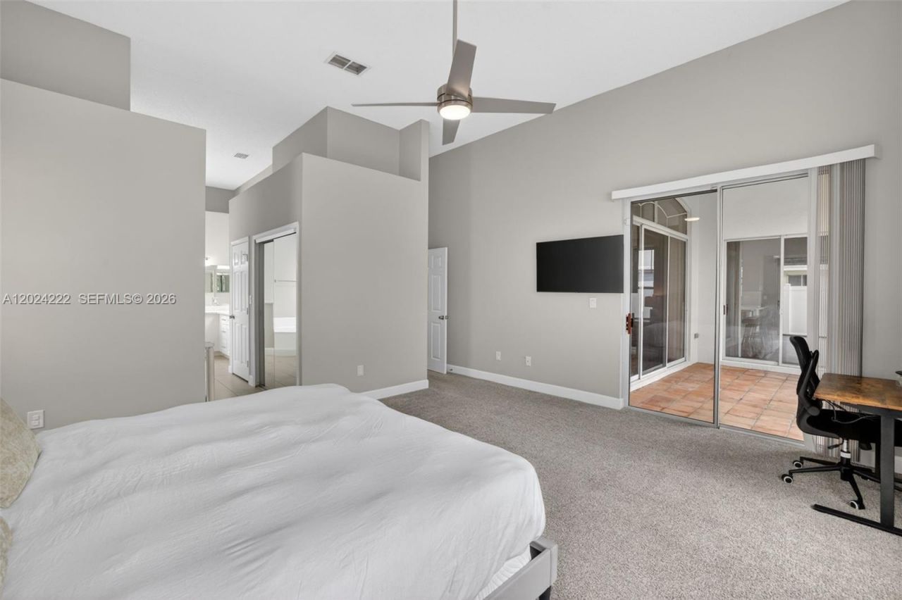 317 SW 185th Ter, Pembroke Pines, FL 33029 Photo