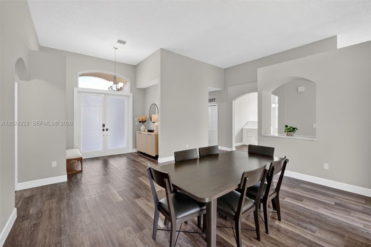 317 SW 185th Ter, Pembroke Pines, FL 33029 Photo
