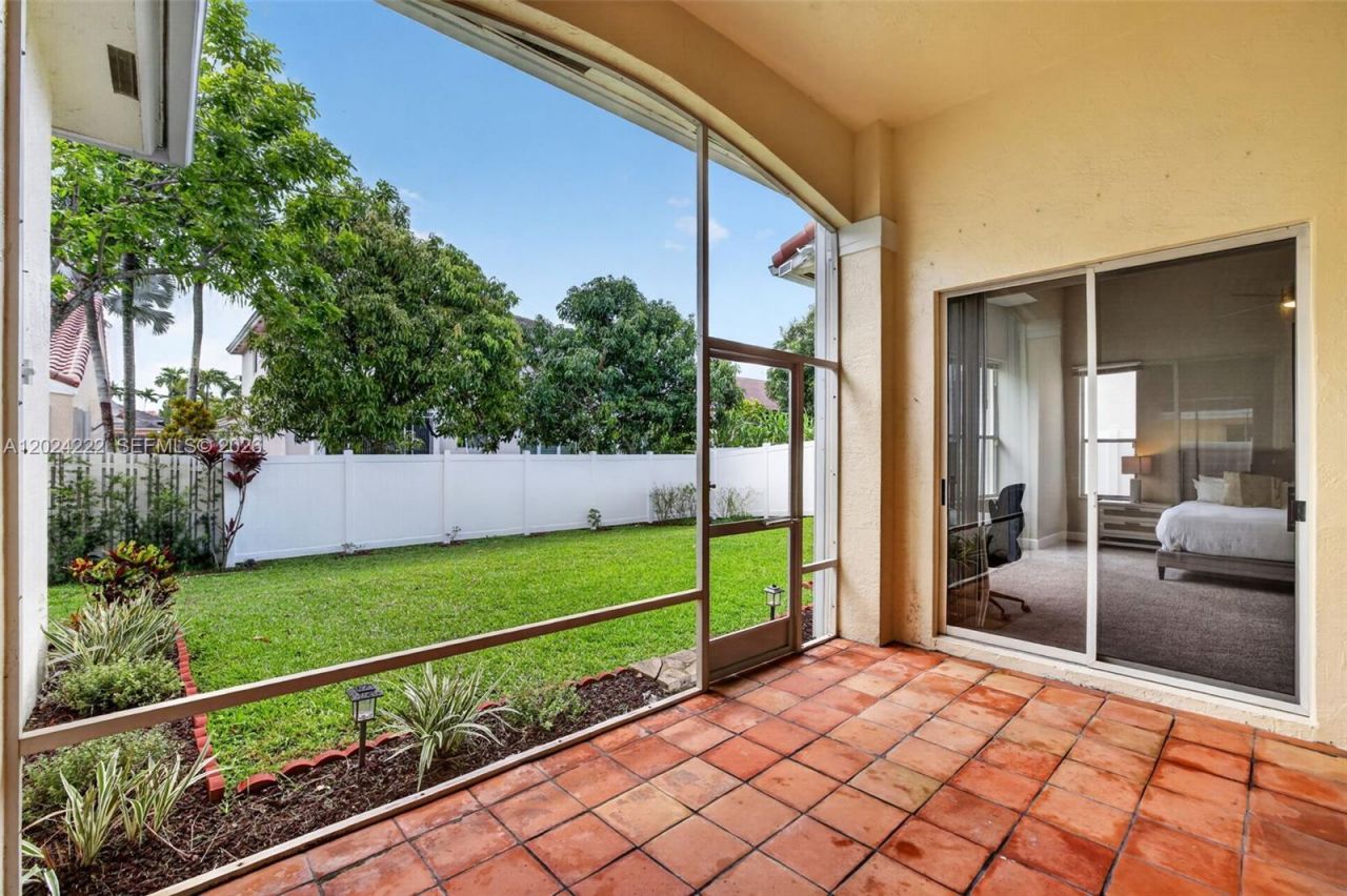 317 SW 185th Ter, Pembroke Pines, FL 33029 Photo