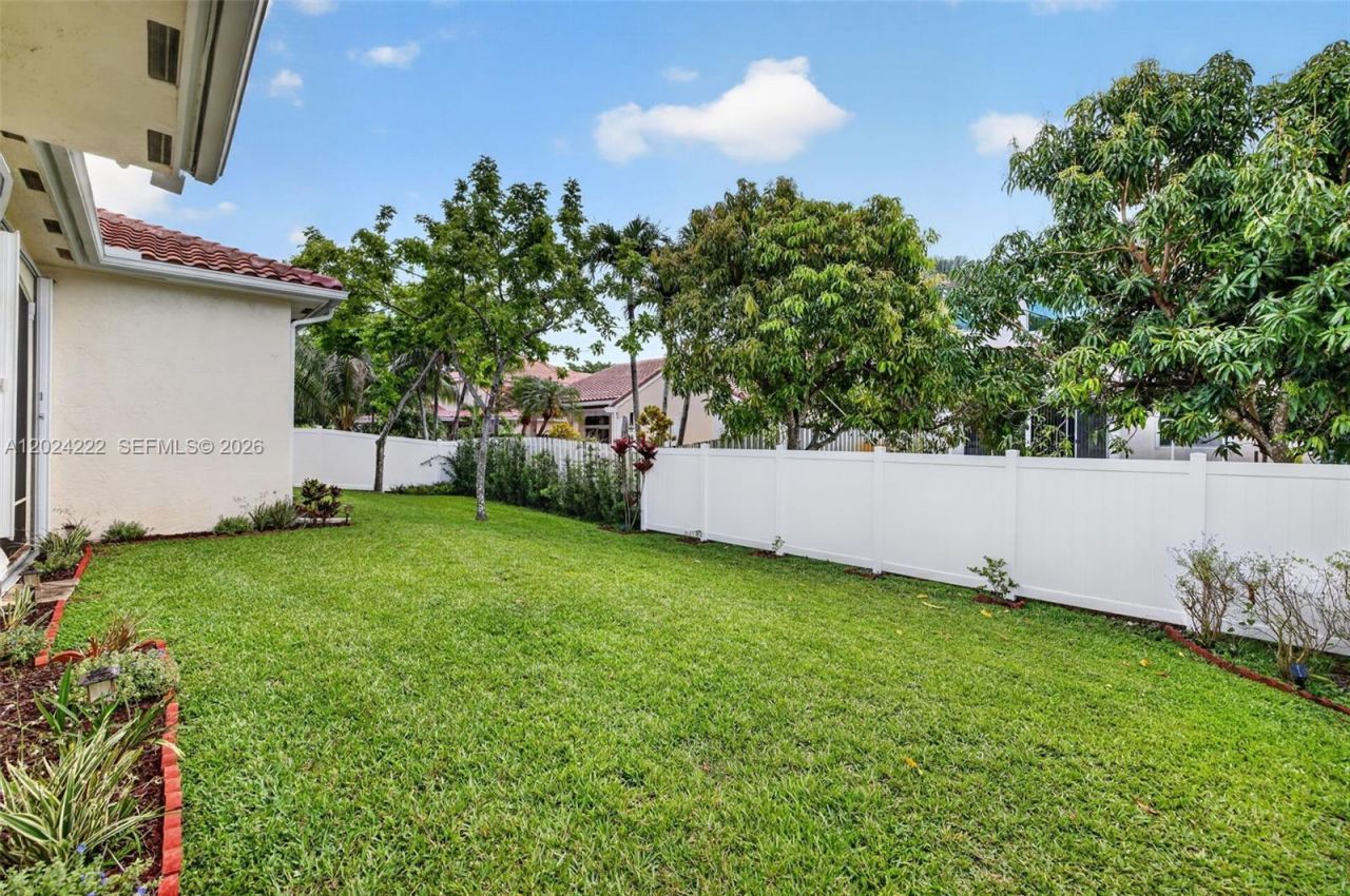 317 SW 185th Ter, Pembroke Pines, FL 33029 Photo