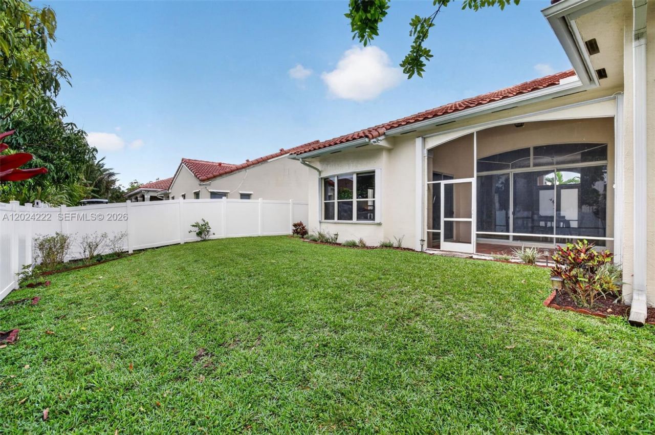 317 SW 185th Ter, Pembroke Pines, FL 33029 Photo
