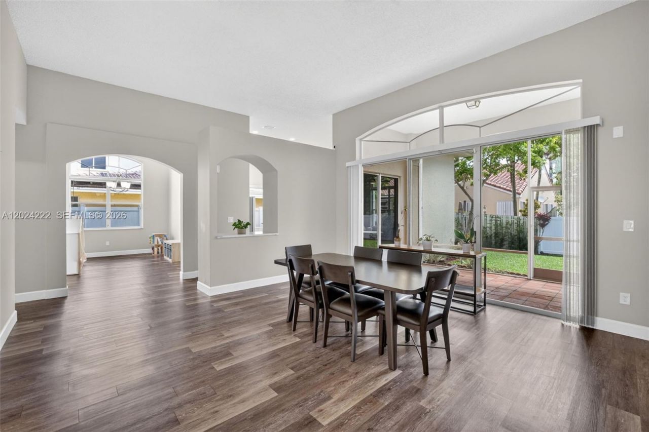 317 SW 185th Ter, Pembroke Pines, FL 33029 Photo