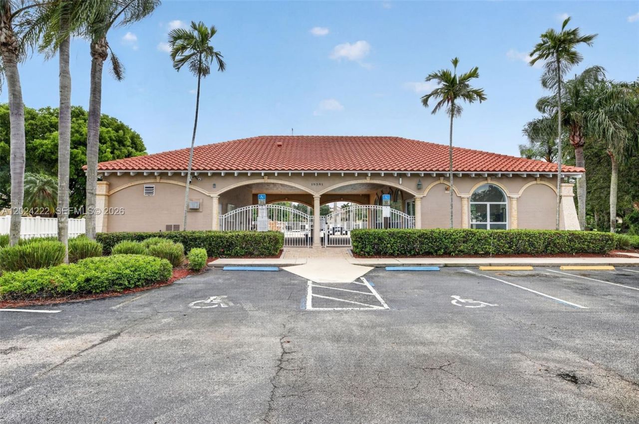 317 SW 185th Ter, Pembroke Pines, FL 33029 Photo