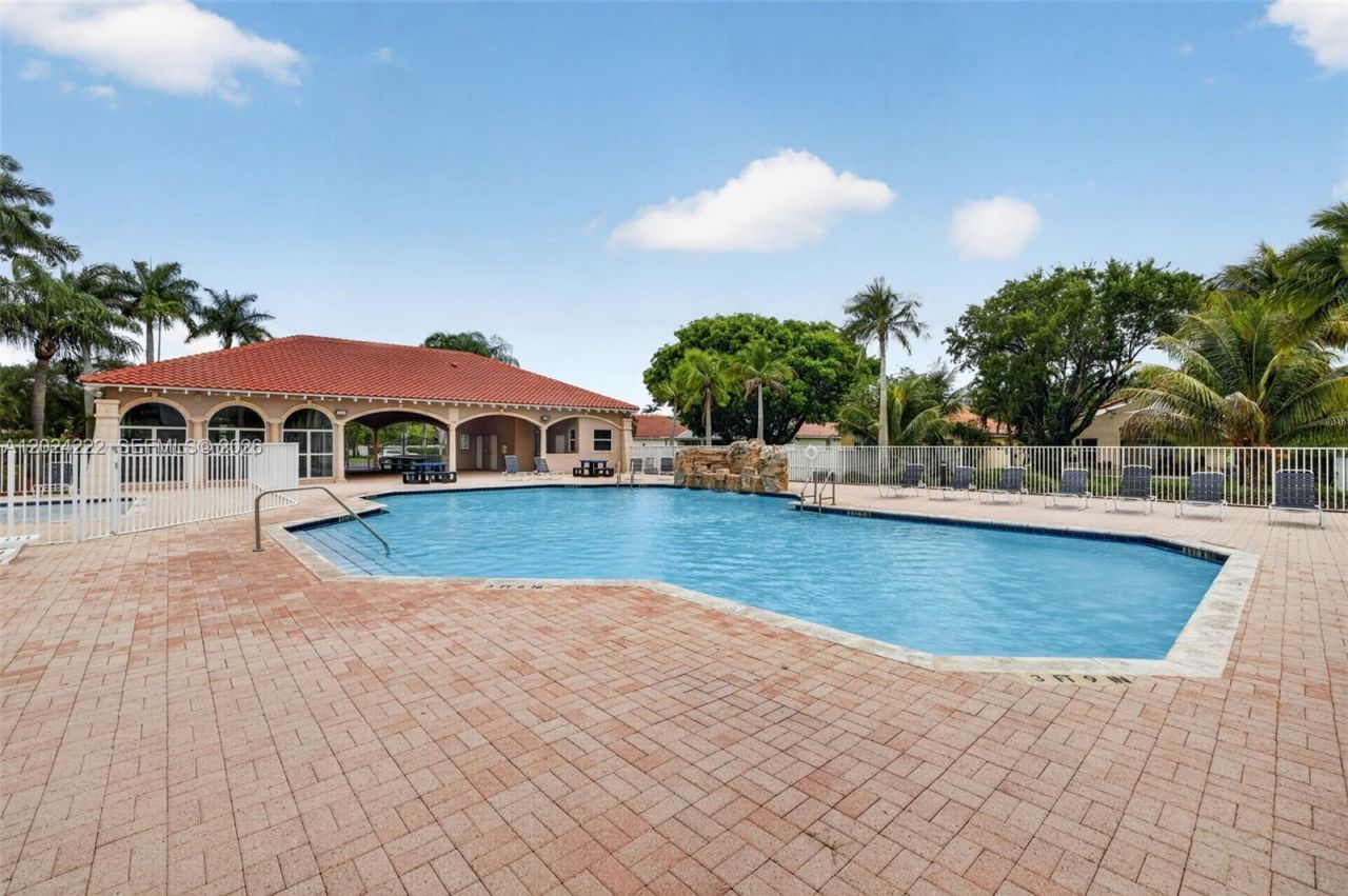 317 SW 185th Ter, Pembroke Pines, FL 33029 Photo