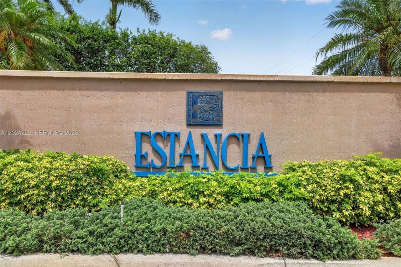 317 SW 185th Ter, Pembroke Pines, FL 33029 Photo