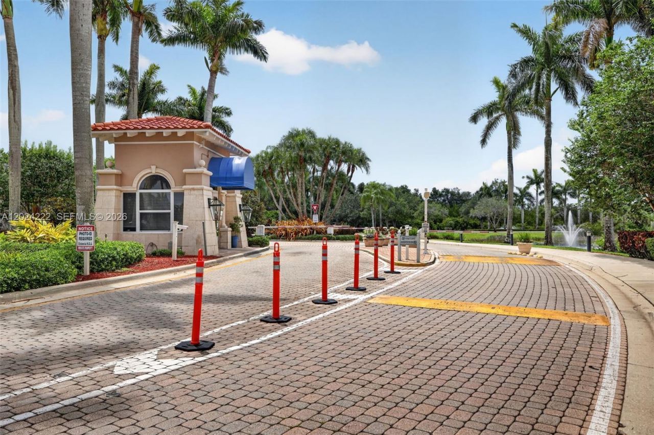 317 SW 185th Ter, Pembroke Pines, FL 33029 Photo