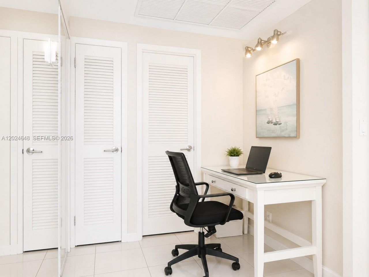 3140 S Ocean Dr, Unit 1705, Hallandale Beach, FL 33009 Photo