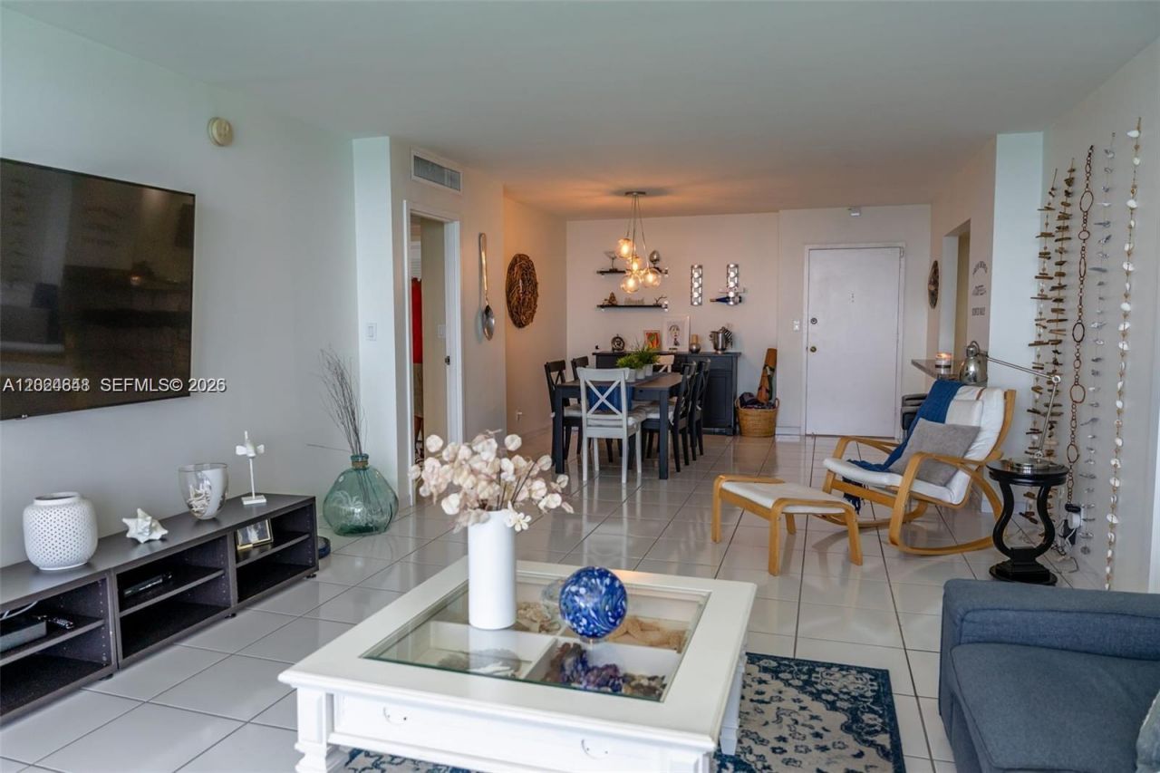 3140 S Ocean Dr , Unit 1705, Hallandale Beach, FL 33009 Photo