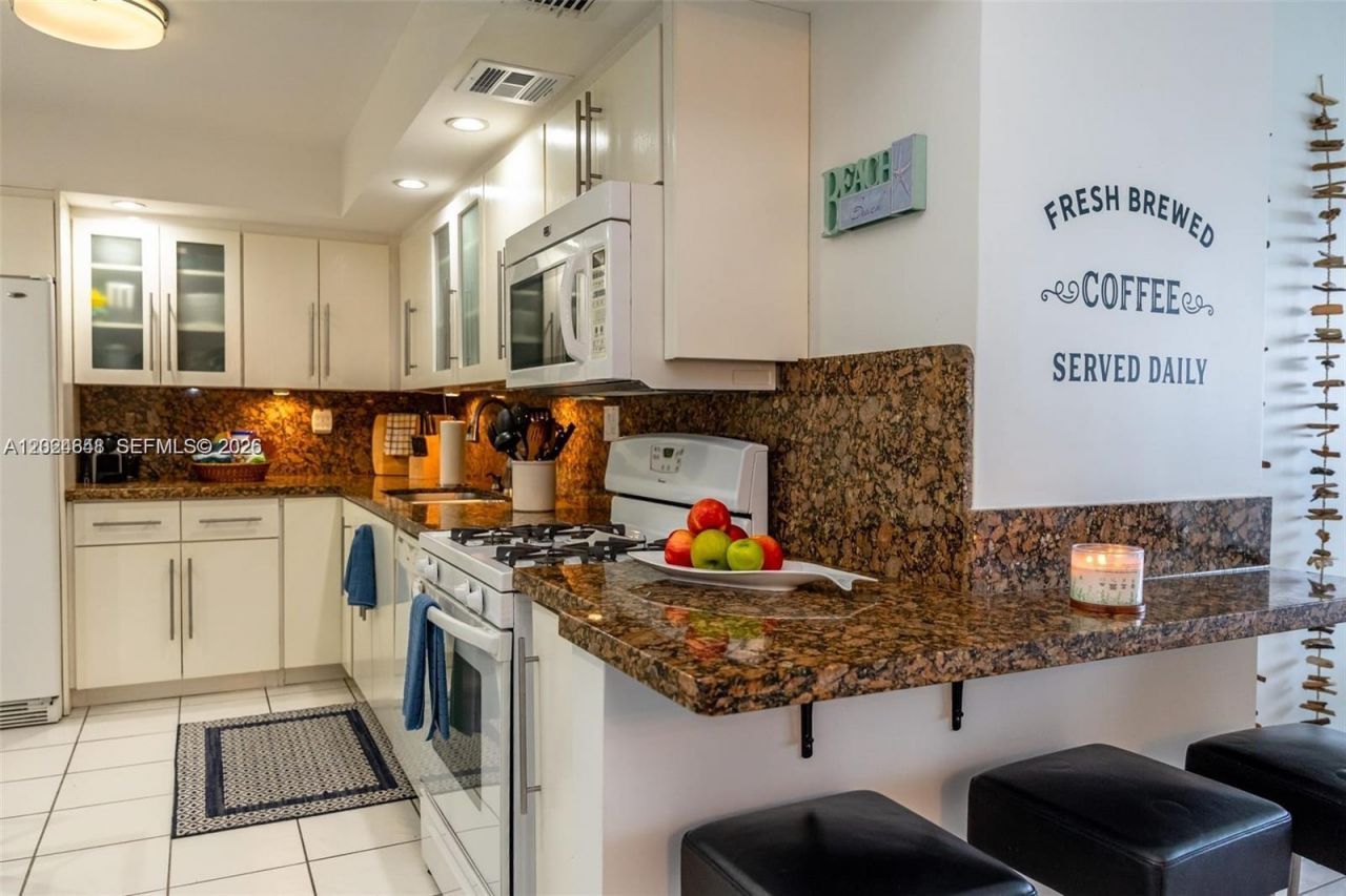 3140 S Ocean Dr , Unit 1705, Hallandale Beach, FL 33009 Photo