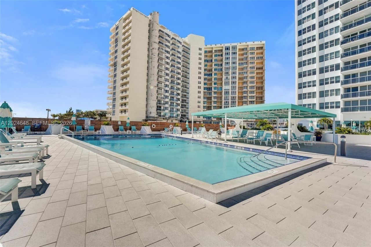 3140 S Ocean Dr, Unit 1705, Hallandale Beach, FL 33009 Photo